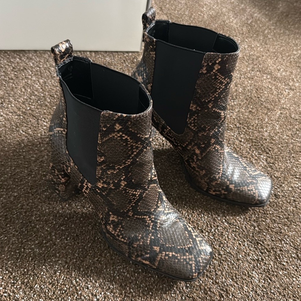 Sam Edelman Circus - Snake Booties - Size 8